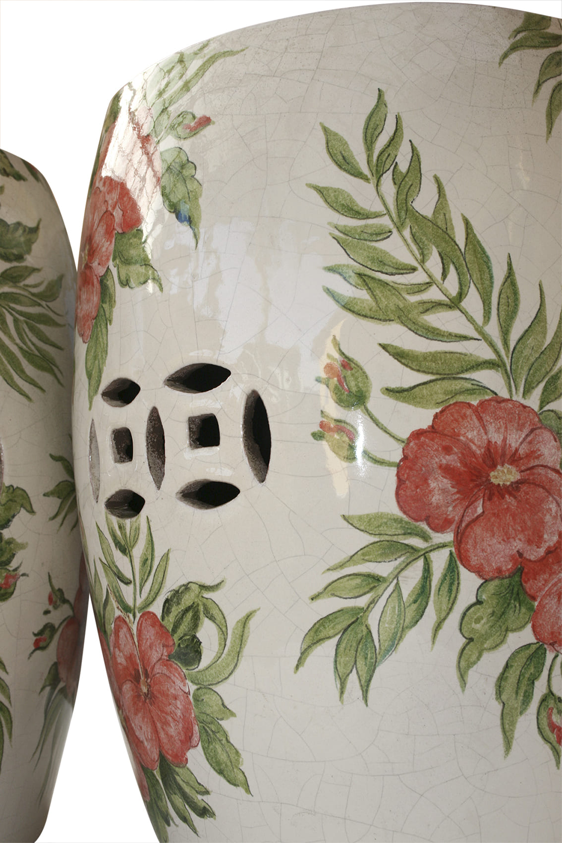 Sedile traforato con fiori